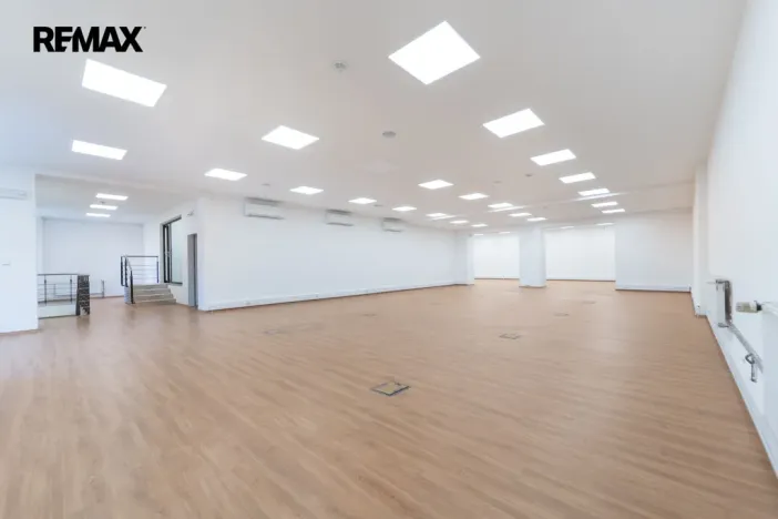 Pronájem obchodního prostoru, Praha - Háje, Hviezdoslavova, 661 m2
