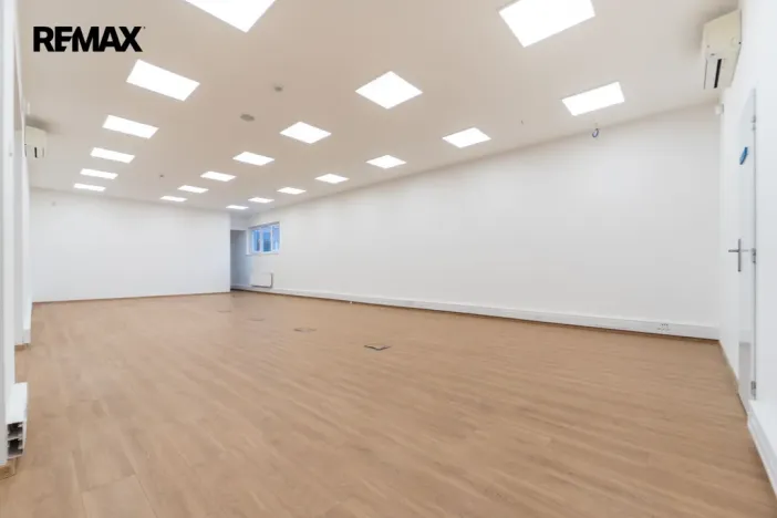 Pronájem obchodního prostoru, Praha - Háje, Hviezdoslavova, 661 m2