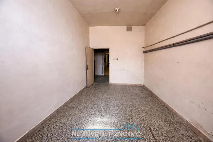 Pronájem obchodního prostoru, Znojmo, Holandská, 375 m2