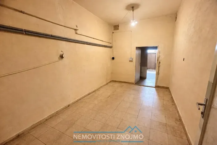 Pronájem obchodního prostoru, Znojmo, Holandská, 375 m2