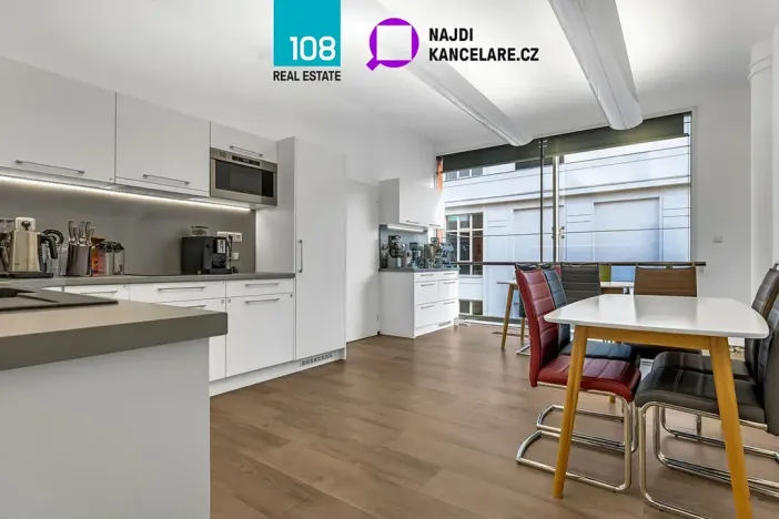 Pronájem kanceláře, Praha - Karlín, Křižíkova, 546 m2