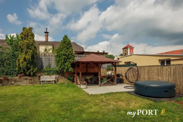 Prodej vícegeneračního domu, Chyše, Žižkovo náměstí, 322 m2