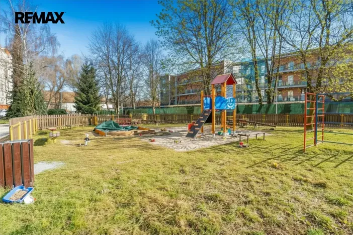 Prodej bytu 3+1, Jesenice, V Lázních, 72 m2