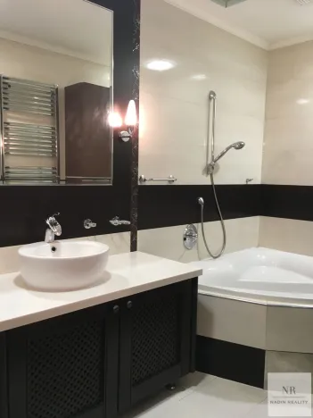 Pronájem bytu 3+kk, Karlovy Vary, Foersterova, 76 m2