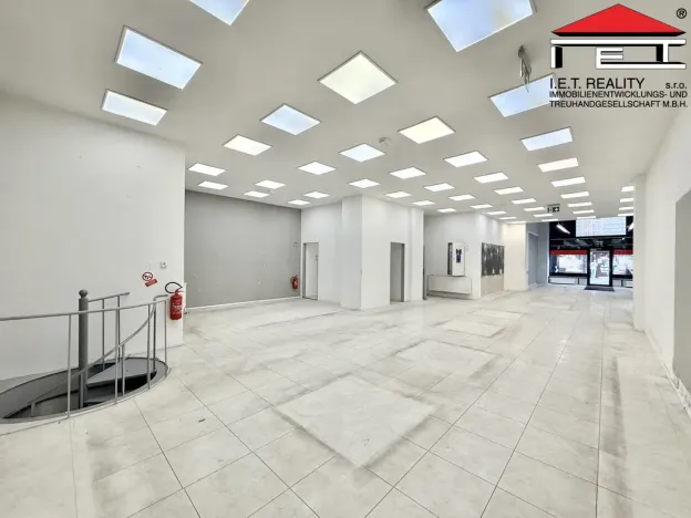 Pronájem obchodního prostoru, Brno, Masarykova, 212 m2