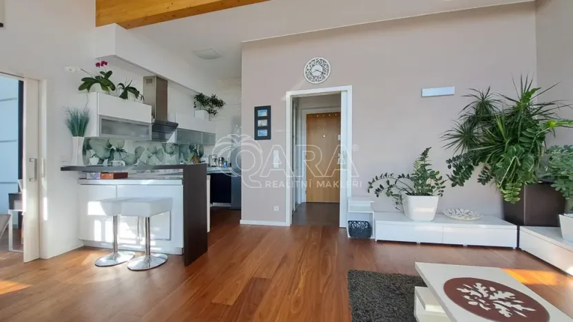 Pronájem bytu 2+kk, Dolní Břežany, U Náměstí, 56 m2