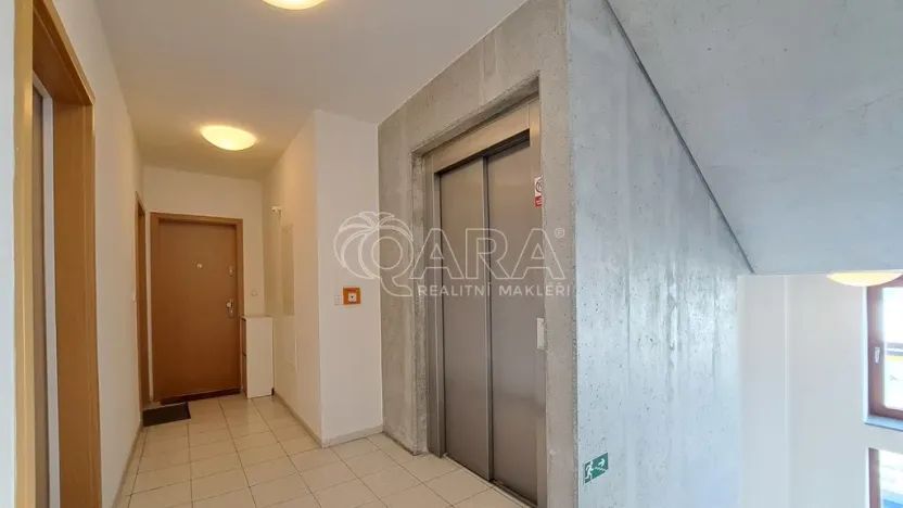 Pronájem bytu 2+kk, Dolní Břežany, U Náměstí, 56 m2