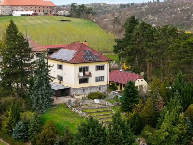 Prodej vily, Dolní Kounice, Zámecká, 270 m2