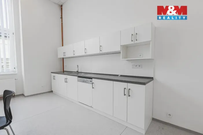 Pronájem kanceláře, Klatovy - Klatovy I, nám. Míru, 396 m2