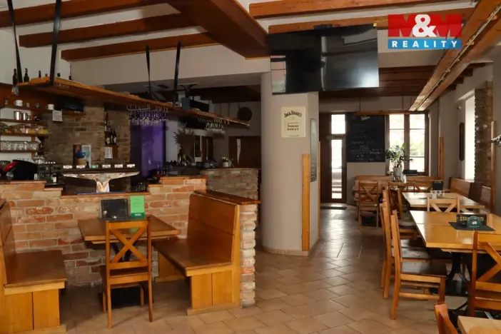 Pronájem restaurace, Holice, Smetanova, 233 m2