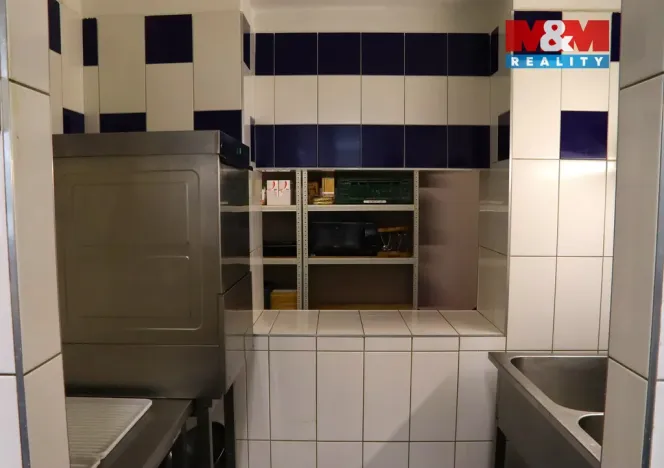 Pronájem restaurace, Holice, Smetanova, 233 m2