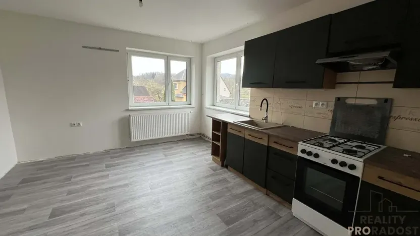 Prodej rodinného domu, Hrádek, 141 m2