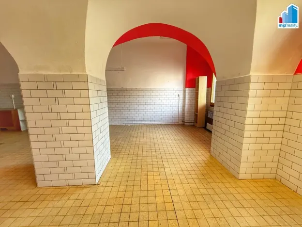 Pronájem obchodního prostoru, Planá, náměstí Svobody, 95 m2