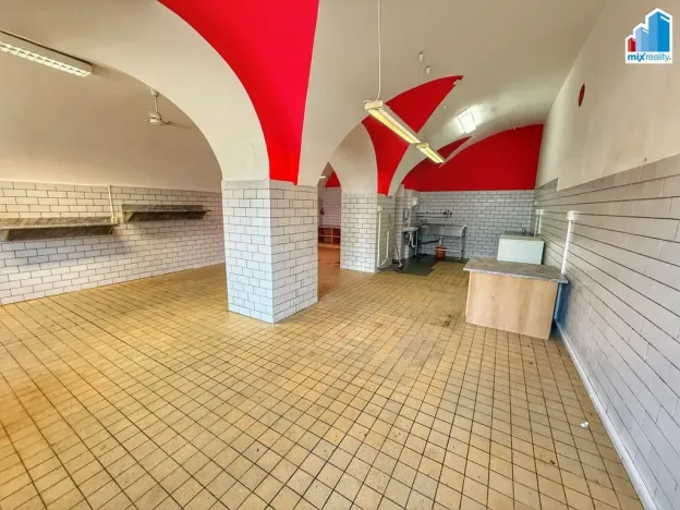 Pronájem obchodního prostoru, Planá, náměstí Svobody, 95 m2