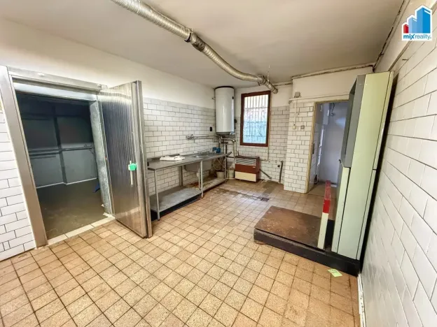 Pronájem obchodního prostoru, Planá, náměstí Svobody, 95 m2