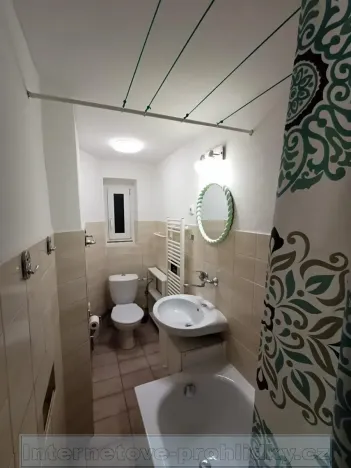 Pronájem bytu 1+1, Praha - Holyně, U vápenice, 43 m2