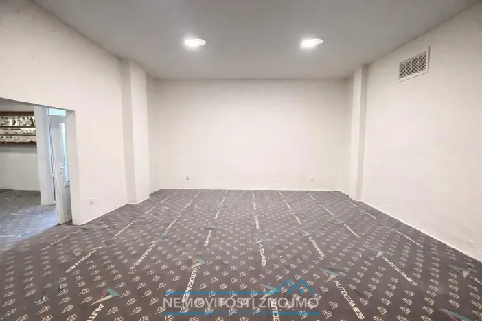 Pronájem obchodního prostoru, Znojmo, Holandská, 142 m2