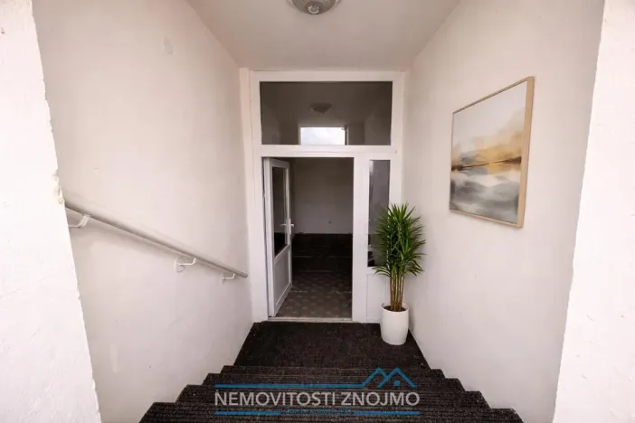 Pronájem obchodního prostoru, Znojmo, Holandská, 142 m2