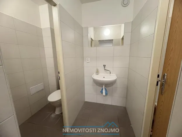 Pronájem obchodního prostoru, Znojmo, Holandská, 142 m2