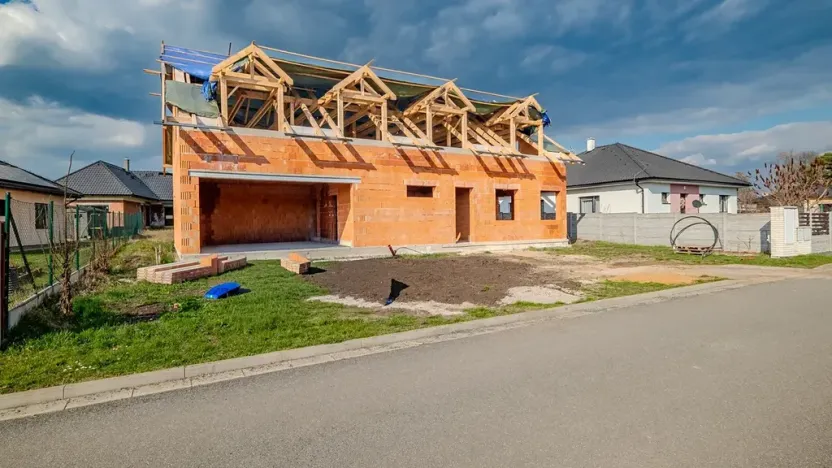 Prodej rodinného domu, Křinec, Spojovací, 355 m2