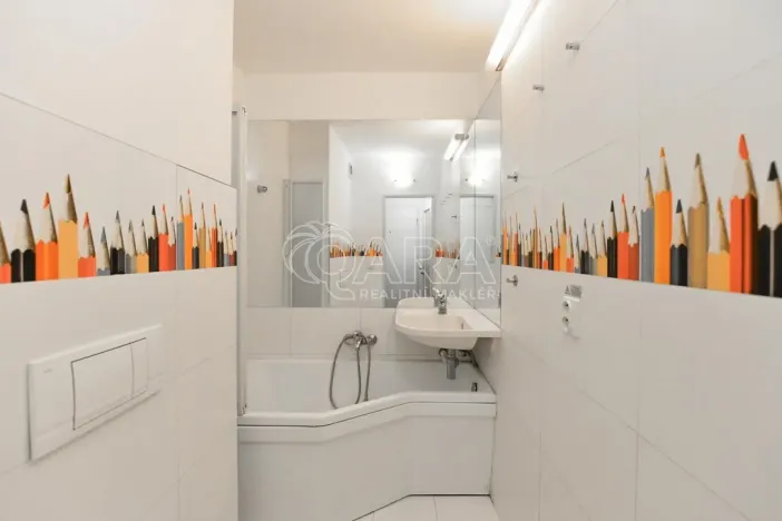 Pronájem bytu 3+kk, Praha - Karlín, Molákova, 42 m2