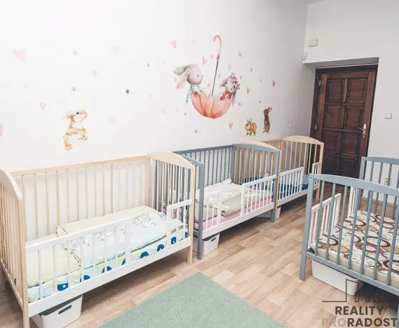 Prodej obchodního prostoru, Praha - Smíchov, U Okrouhlíku, 135 m2