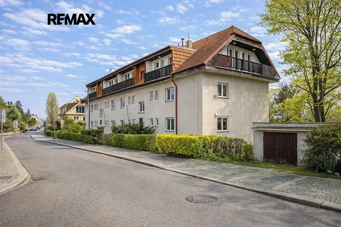 Prodej bytu 2+1, Praha - Dejvice, Na viničních horách, 58 m2