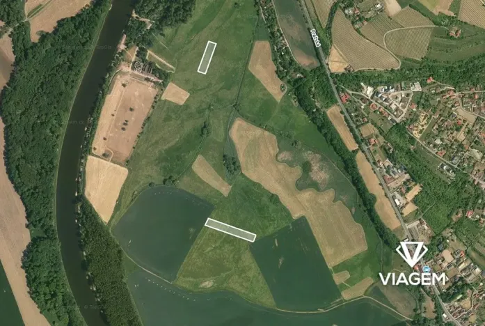 Prodej podílu pole, Kly, 1023 m2