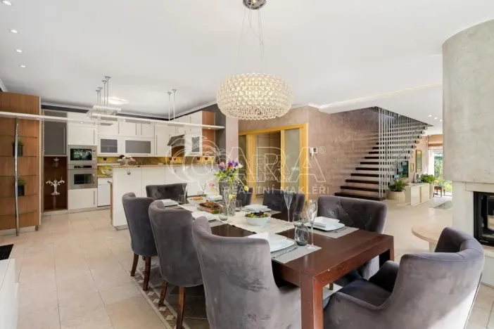 Prodej rodinného domu, Praha - Kolovraty, V louce, 470 m2