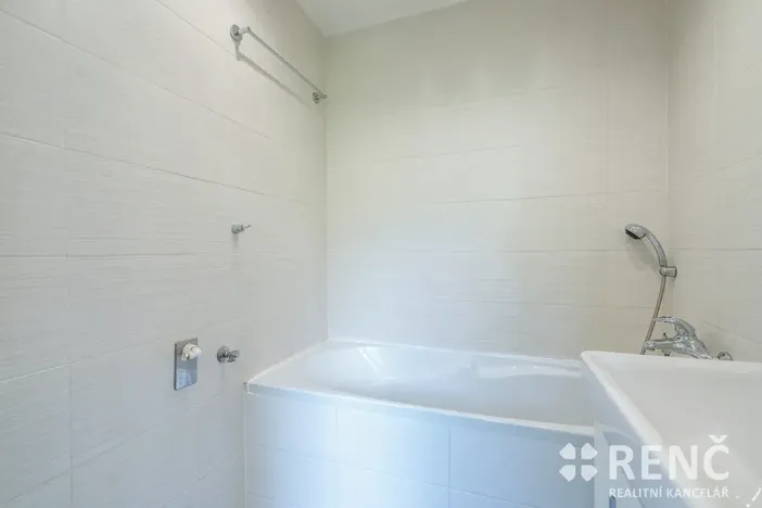 Pronájem bytu 3+1, Brno, Řezáčova, 75 m2