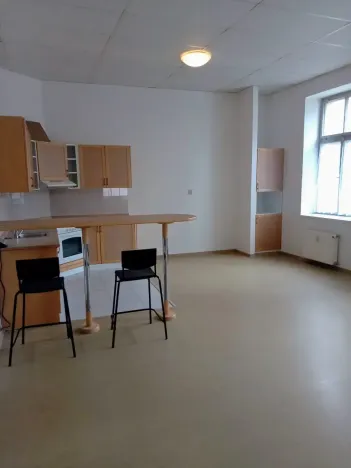 Pronájem bytu 2+kk, Karlovy Vary, Moravská, 82 m2