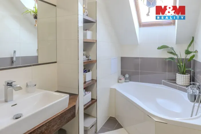 Prodej bytu 3+1, Zlín - Kudlov, Žlutá, 87 m2