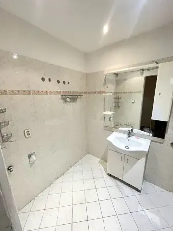 Prodej bytu 3+1, Praha - Malá Strana, Petřínská, 75 m2