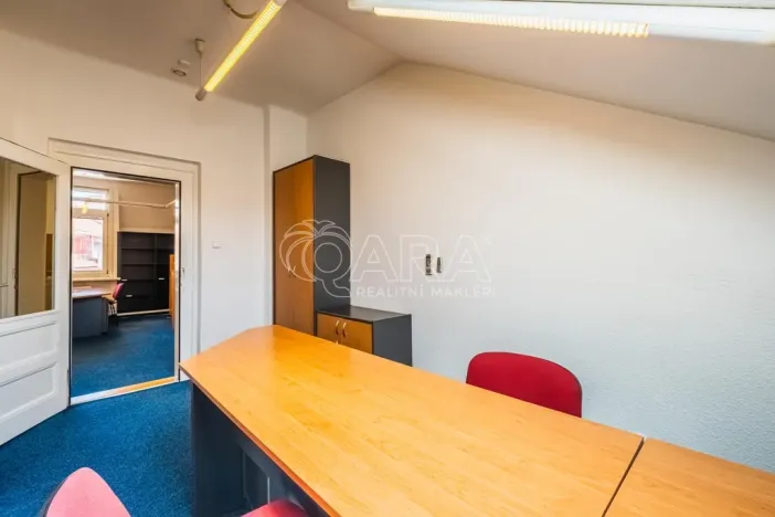 Pronájem kanceláře, Praha - Bubeneč, V. P. Čkalova, 100 m2