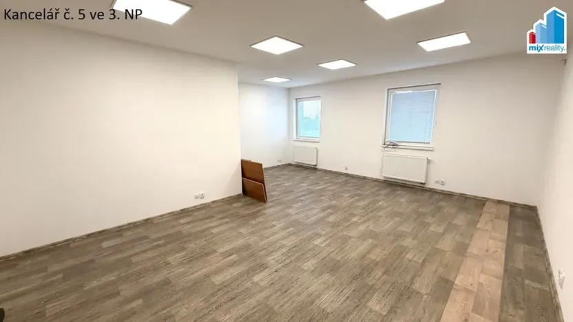 Pronájem kanceláře, Nýřany, Hřbitovní, 168 m2