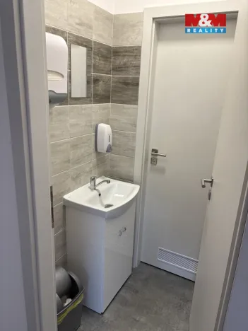 Pronájem obchodního prostoru, Rožnov pod Radhoštěm, Nádražní, 36 m2