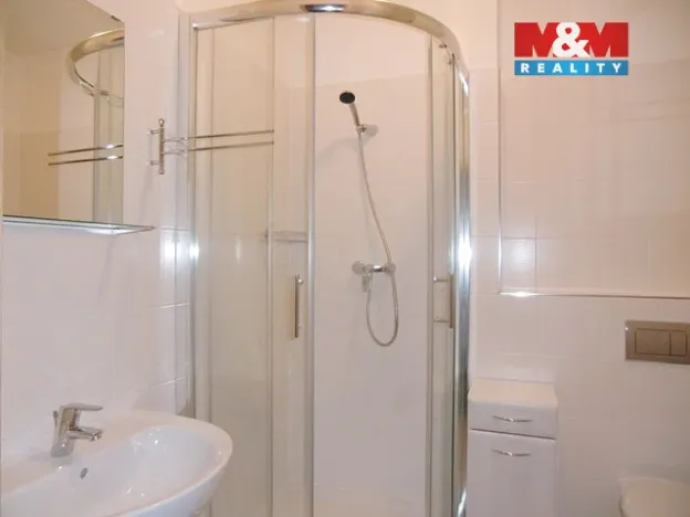 Pronájem bytu 1+kk, Praha - Horní Měcholupy, Modenská, 33 m2