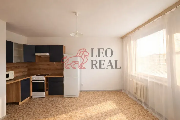 Pronájem bytu 2+kk, Praha - Modřany, Urbánkova, 43 m2