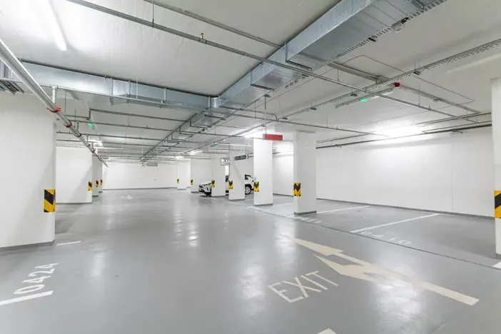 Pronájem garážového stání, Praha - Žižkov, Seifertova, 15 m2