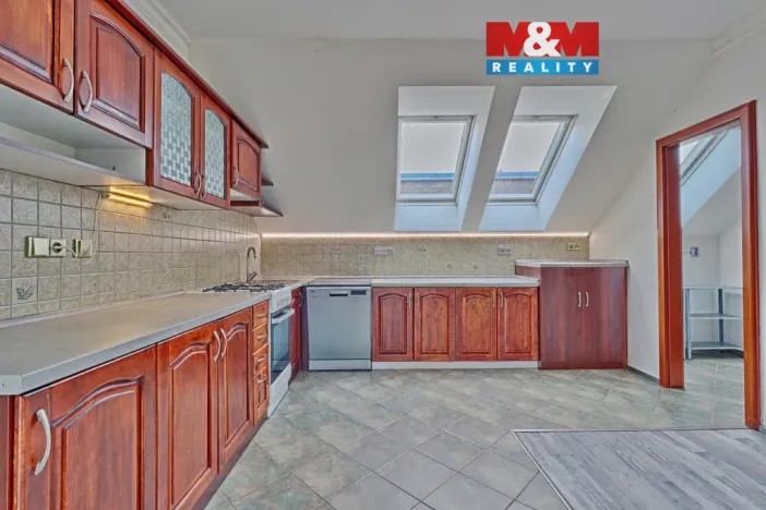 Pronájem bytu 2+kk, Čáslav - Čáslav-Staré Město, nám. Jana Žižky z Trocnova, 65 m2