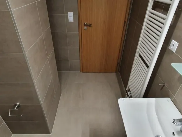 Pronájem bytu 1+kk, Praha, U průhonu, 38 m2