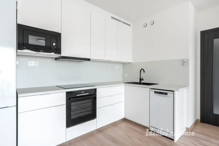 Pronájem bytu 2+kk, Praha - Modřany, Kolmanova, 46 m2