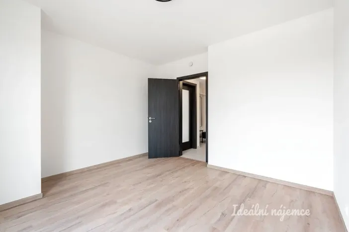 Pronájem bytu 2+kk, Praha - Modřany, Kolmanova, 46 m2
