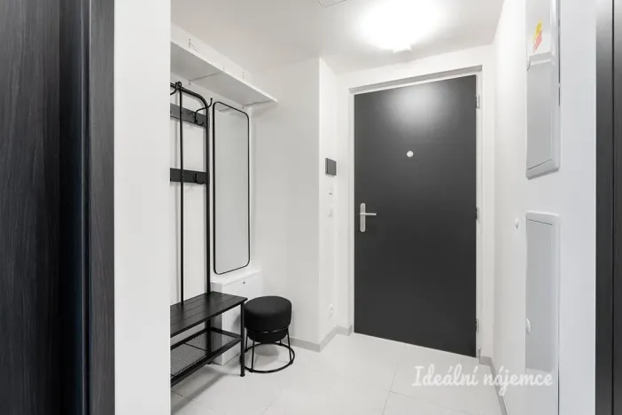 Pronájem bytu 2+kk, Praha - Modřany, Kolmanova, 46 m2