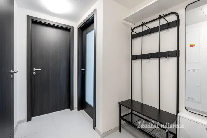 Pronájem bytu 2+kk, Praha - Modřany, Kolmanova, 46 m2