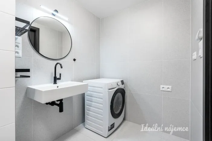 Pronájem bytu 2+kk, Praha - Modřany, Kolmanova, 46 m2