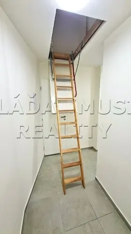 Pronájem bytu 2+kk, Praha - Libeň, Novákových, 36 m2