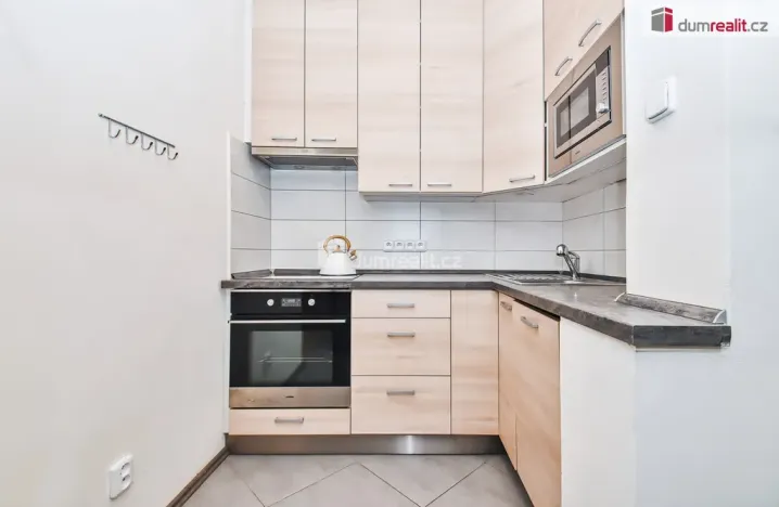Pronájem bytu 2+kk, Praha - Libeň, U libeňského pivovaru, 50 m2