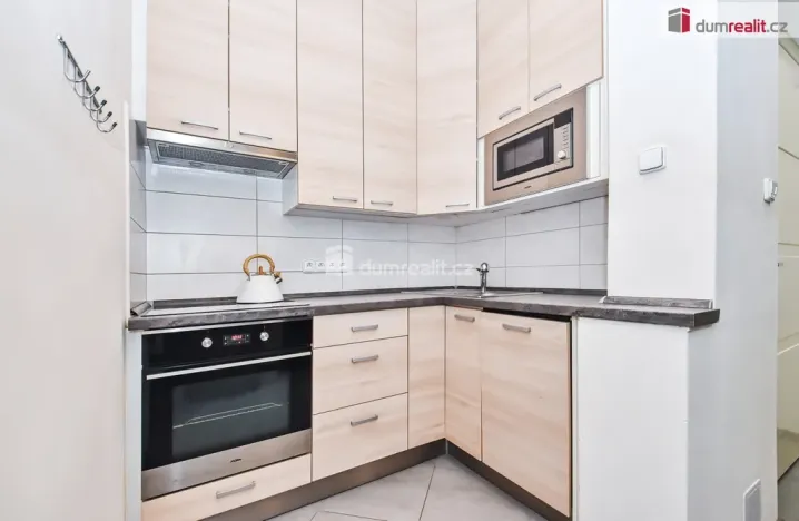 Pronájem bytu 2+kk, Praha - Libeň, U libeňského pivovaru, 50 m2