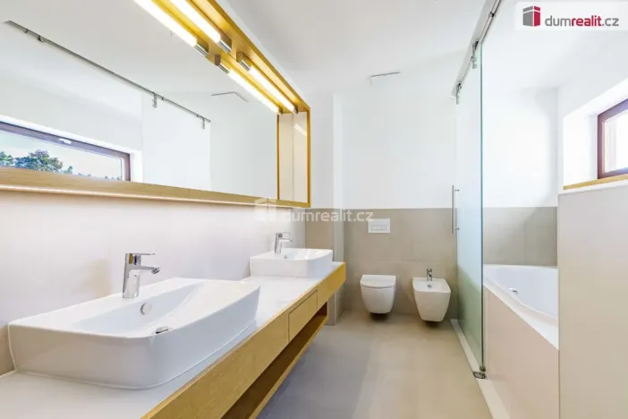 Prodej rodinného domu, Praha - Libuš, V Hrobech, 378 m2